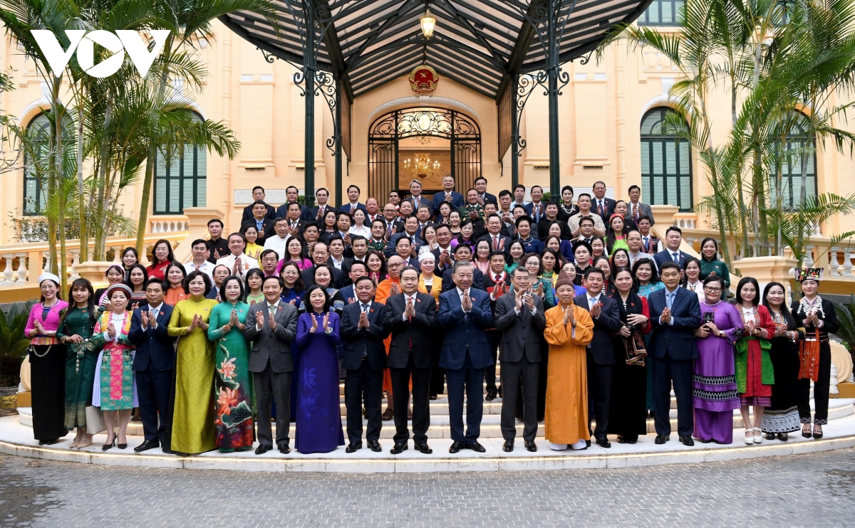 tong bi thu, chu tich nuoc to lam gap mat cac Dbqh nguoi dan toc thieu so hinh anh 4