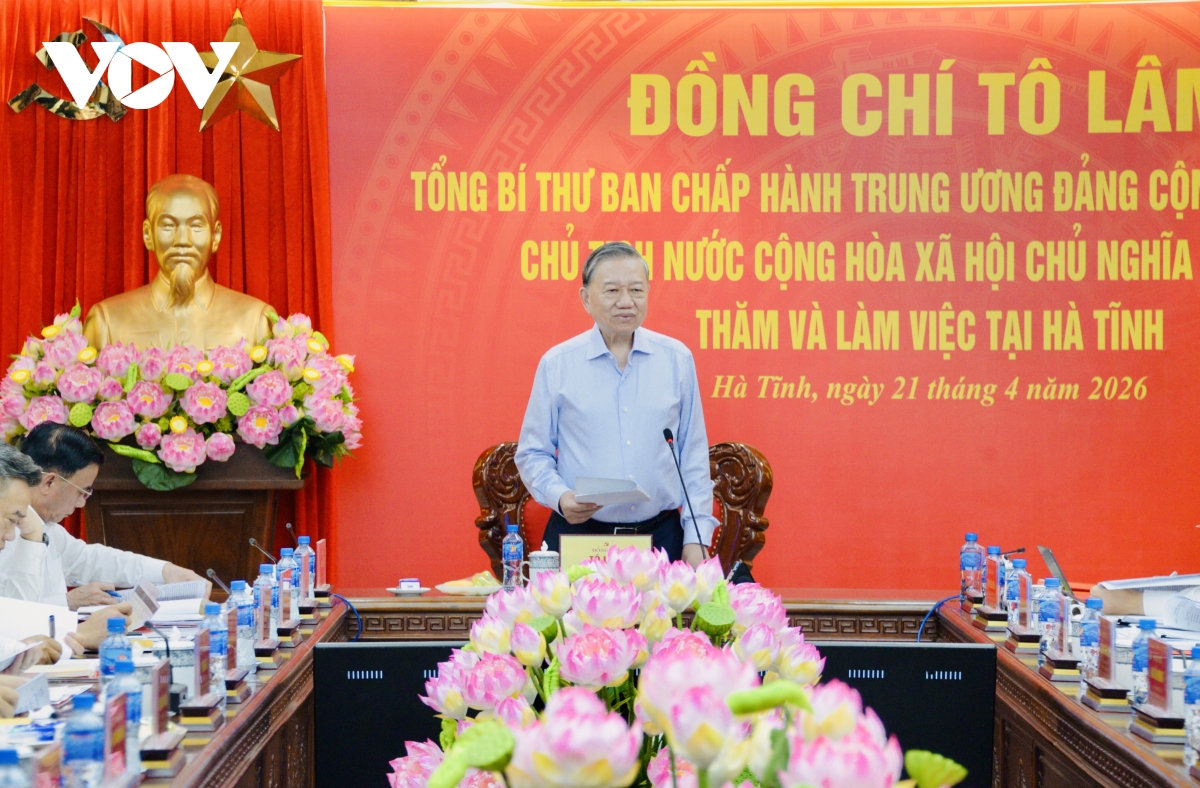 tong bi thu, chu tich nuoc ha tinh phan dau thanh dau moi giao thuong khu vuc hinh anh 3