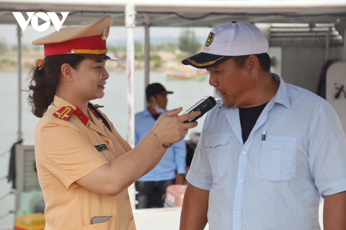 Dam bao an toan cho du khach ra dao ly son hinh anh 8