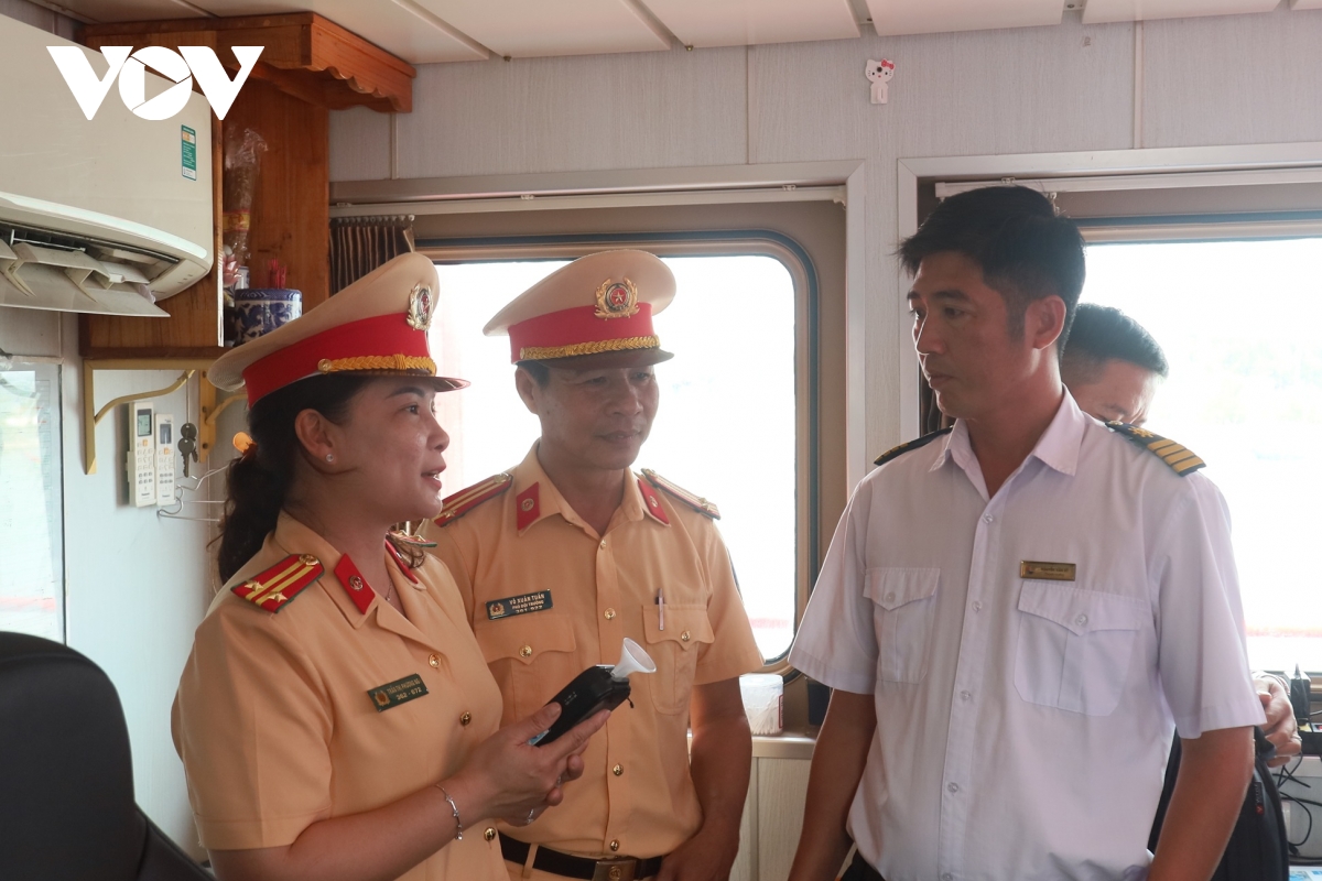 Dam bao an toan cho du khach ra dao ly son hinh anh 9