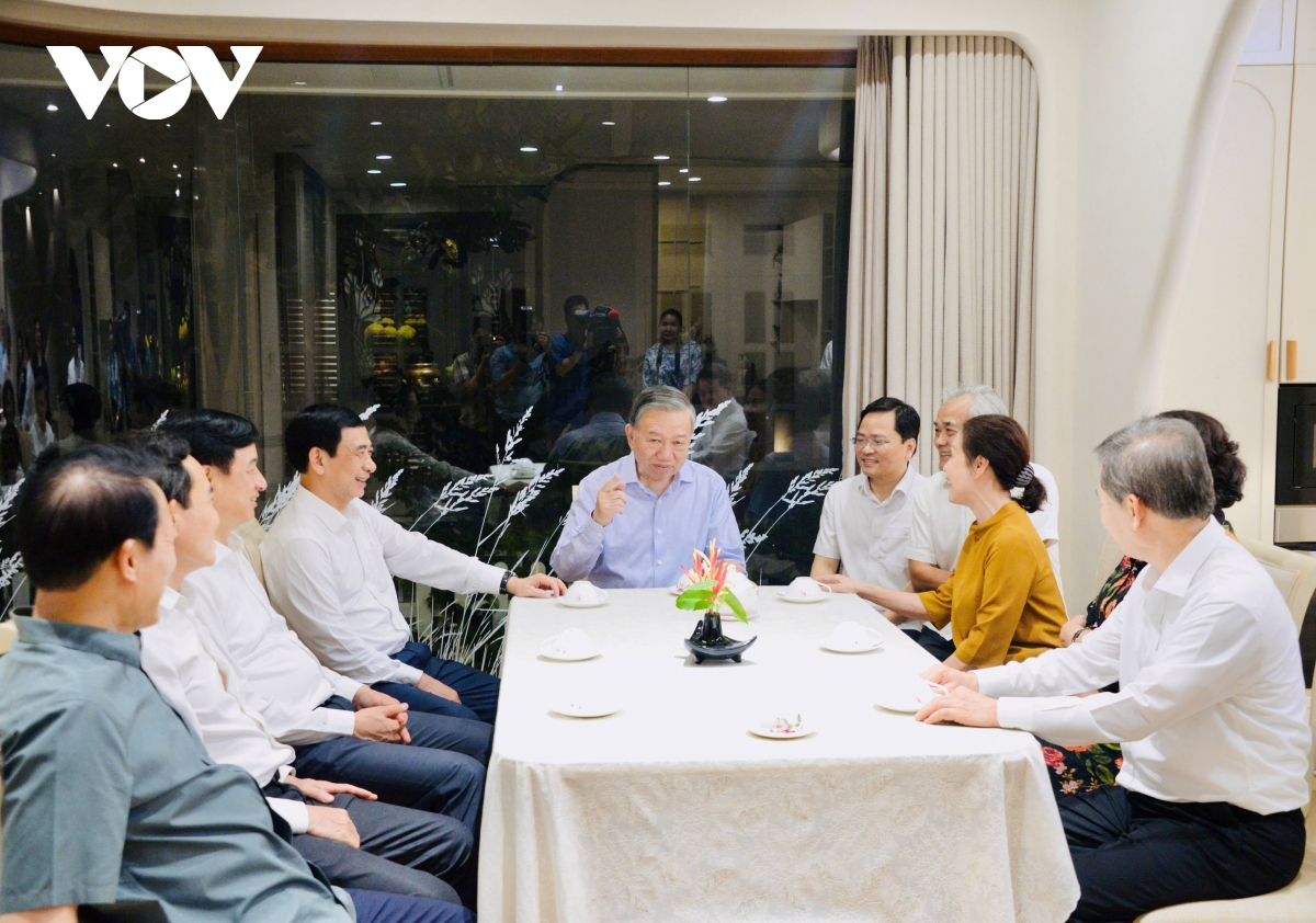 tong bi thu, chu tich nuoc to lam thap huong tuong nho cac lanh dao tien boi hinh anh 4