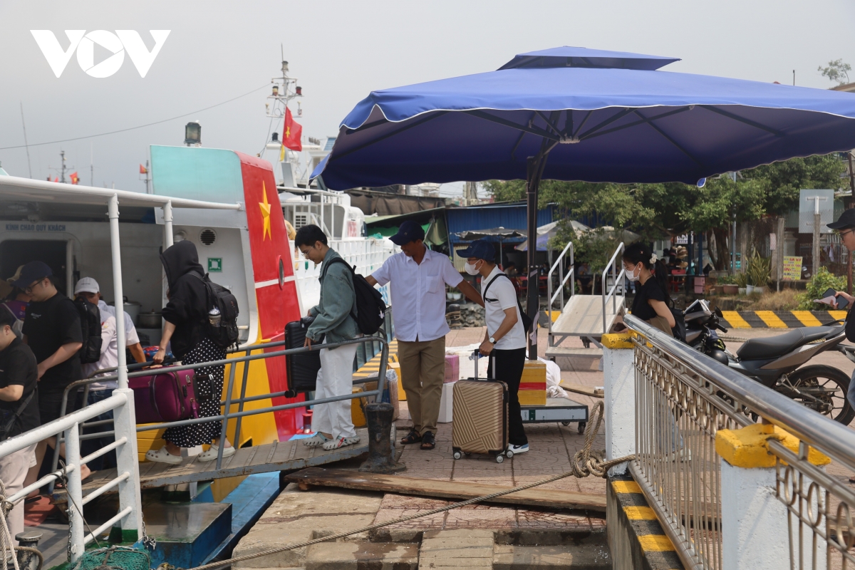 Dam bao an toan cho du khach ra dao ly son hinh anh 2