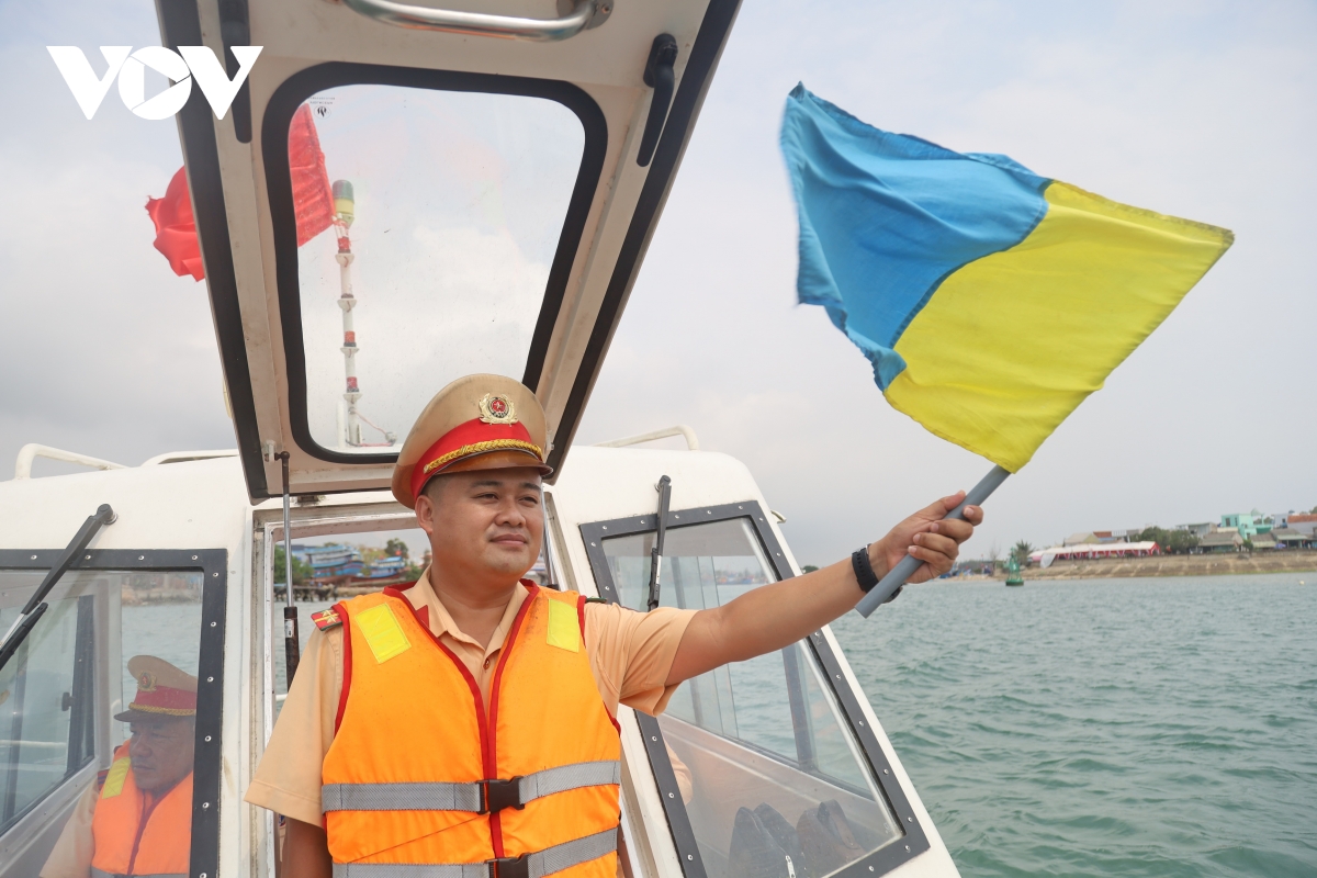 Dam bao an toan cho du khach ra dao ly son hinh anh 11