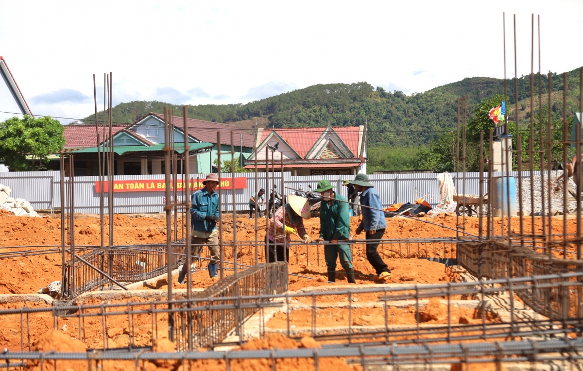 nguoi dan vung bien gioi quang ngai mong som hoan thanh truong lien cap hinh anh 3