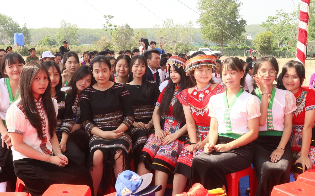 nguoi dan vung bien gioi quang ngai mong som hoan thanh truong lien cap hinh anh 2