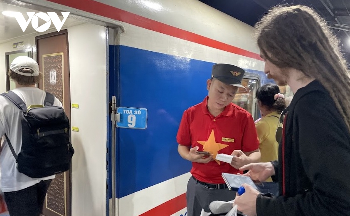 Duong sat tang chuyen dip le 30 4, da ban hon 44.000 ve hinh anh 1