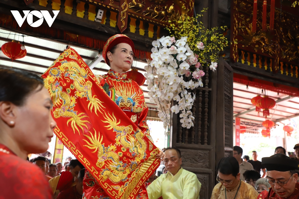 huyen dieu sac mau dao mau qua nhung gia dong cua nghe nhan uu tu tran thi hue hinh anh 5