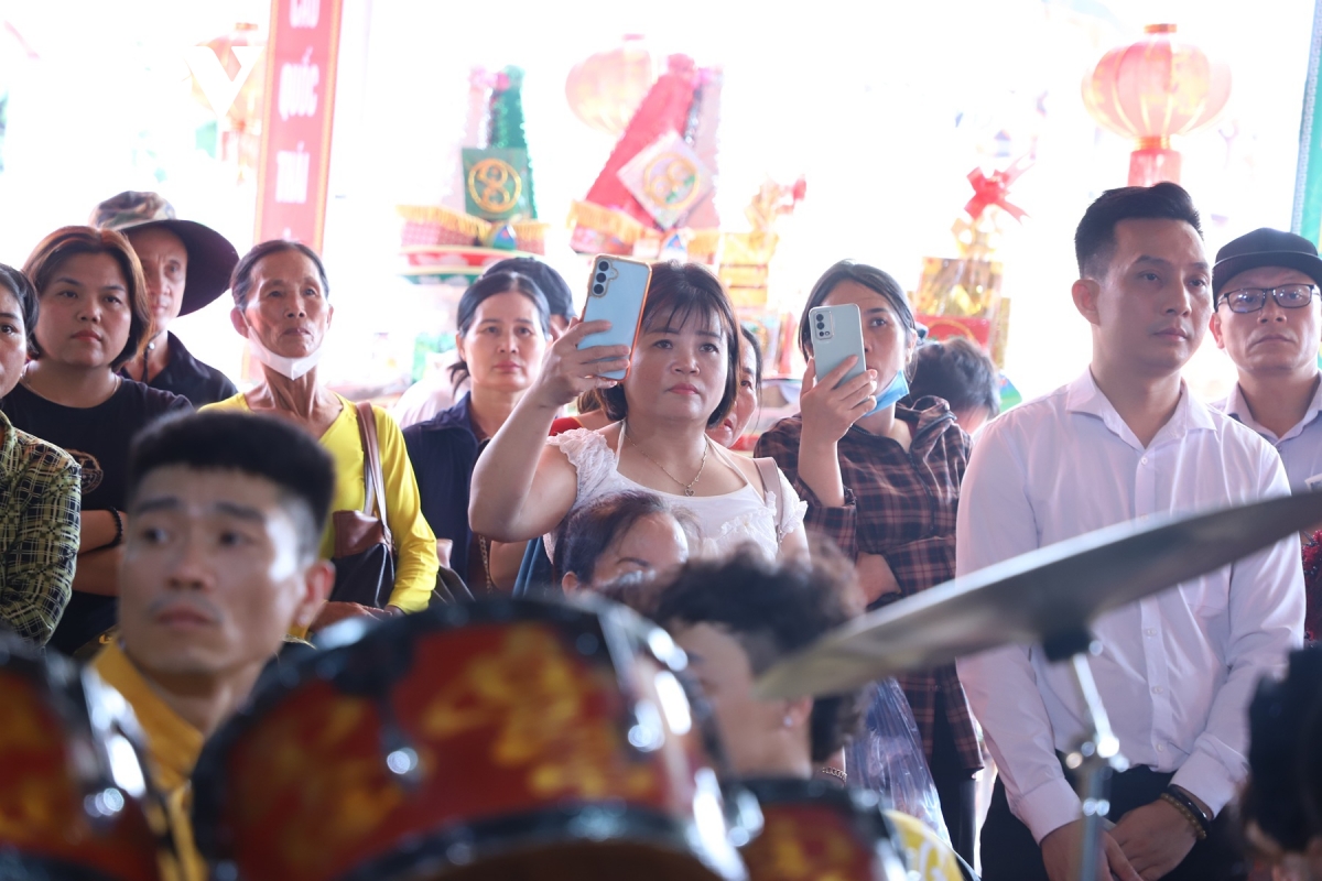 huyen dieu sac mau dao mau qua nhung gia dong cua nghe nhan uu tu tran thi hue hinh anh 7