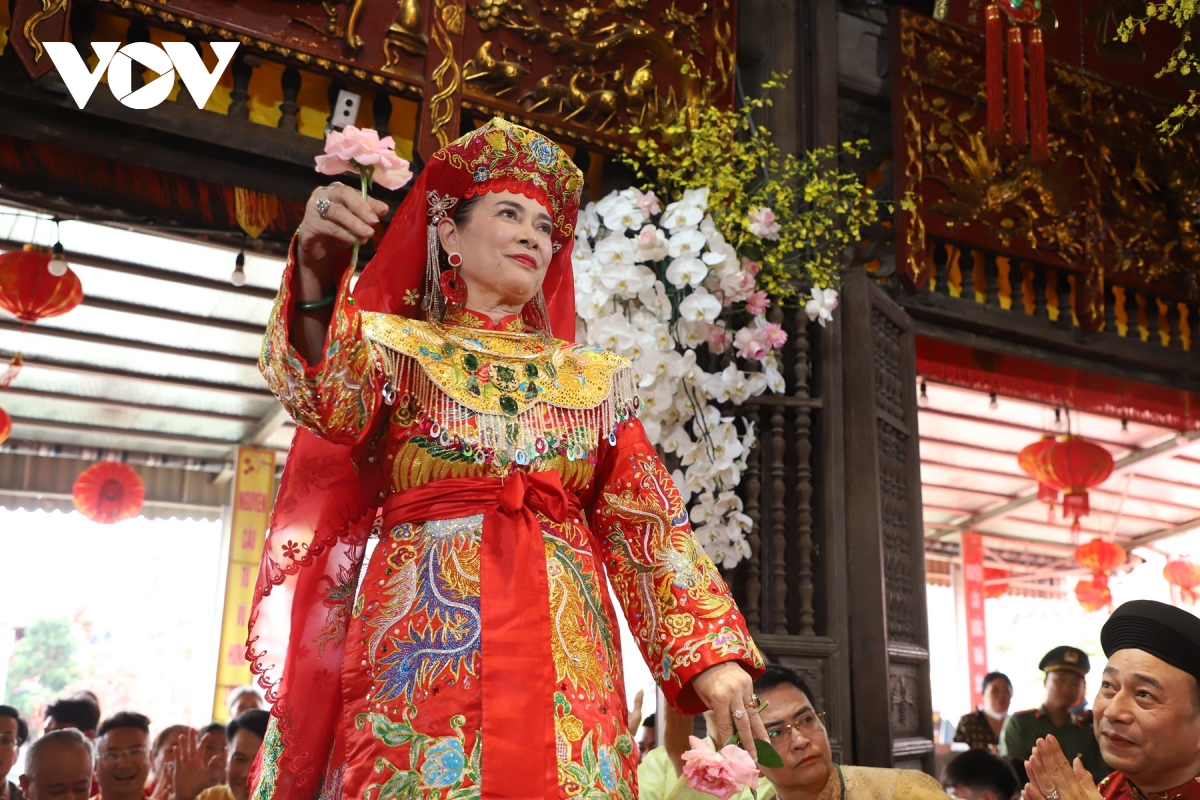 huyen dieu sac mau dao mau qua nhung gia dong cua nghe nhan uu tu tran thi hue hinh anh 10