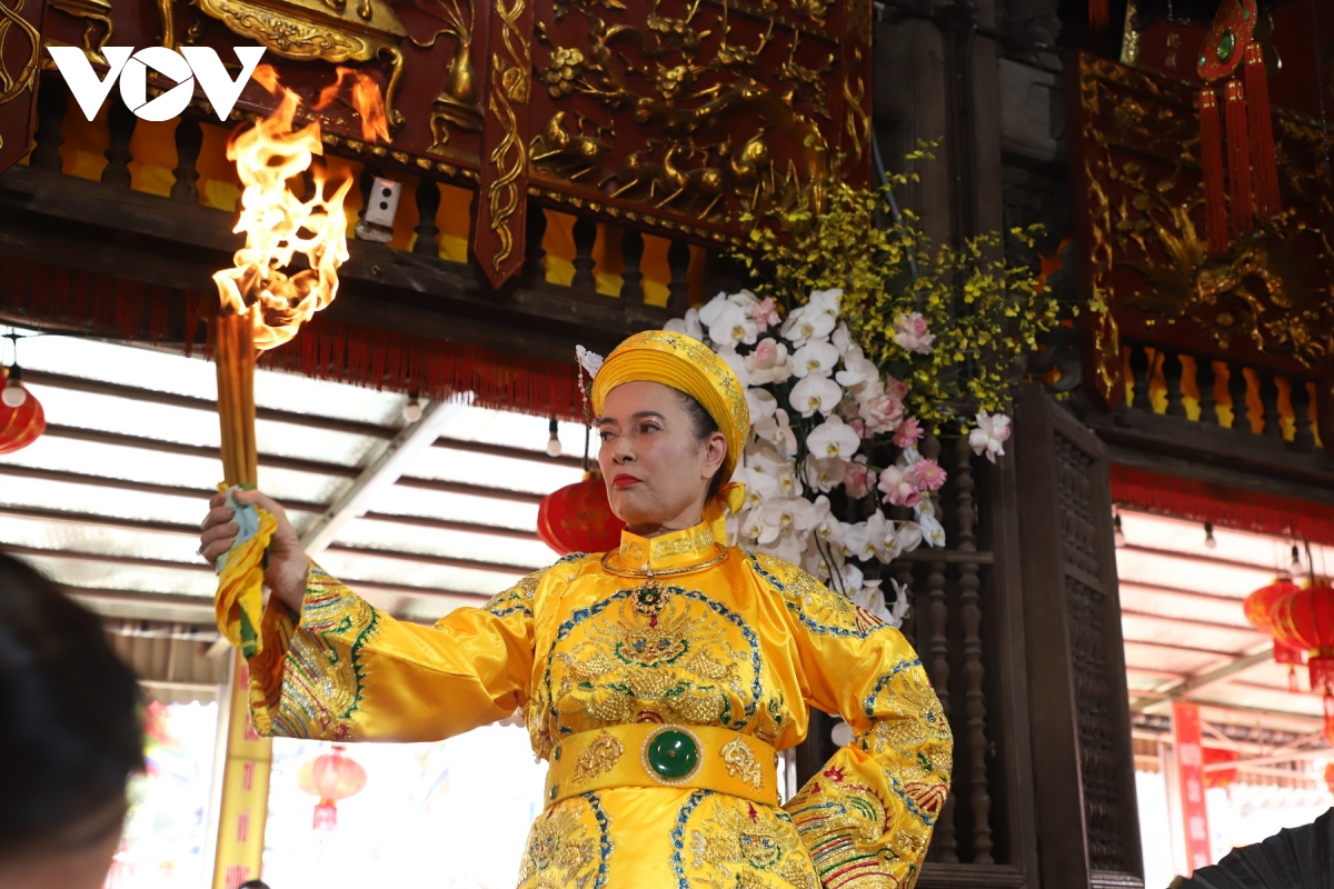 huyen dieu sac mau dao mau qua nhung gia dong cua nghe nhan uu tu tran thi hue hinh anh 14