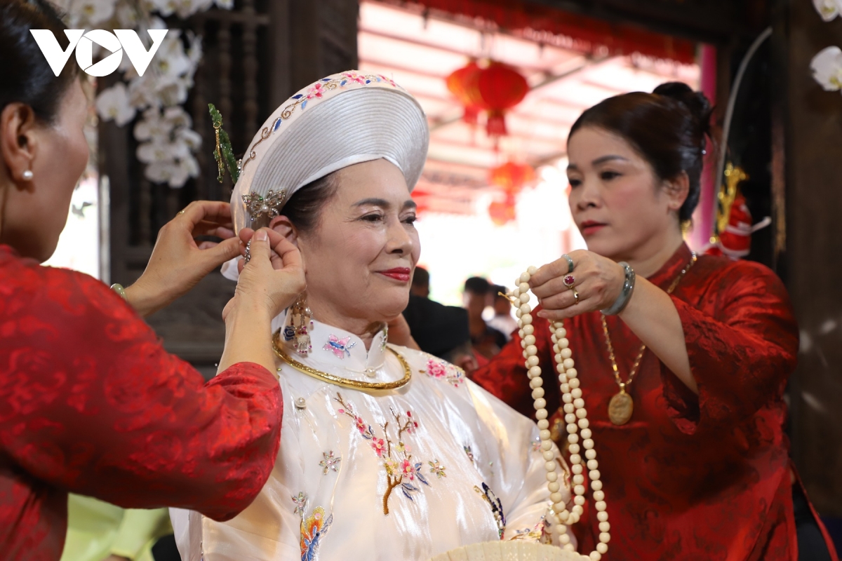 huyen dieu sac mau dao mau qua nhung gia dong cua nghe nhan uu tu tran thi hue hinh anh 13