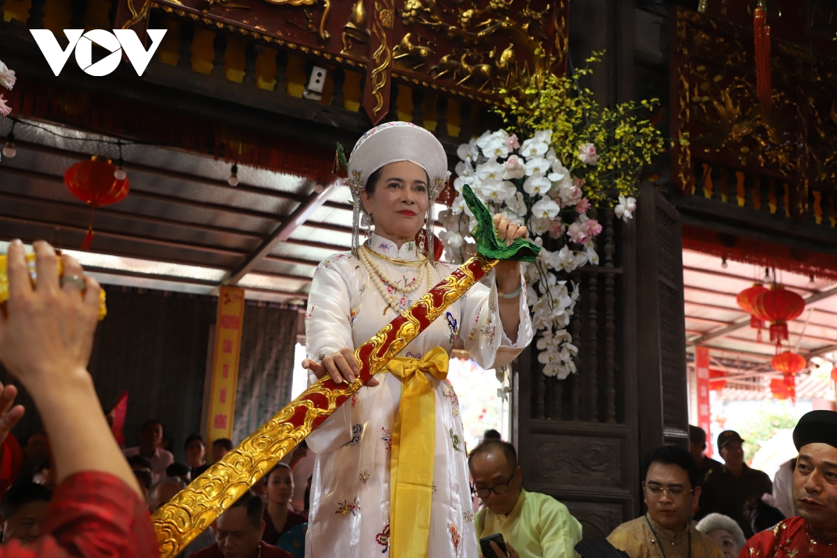 huyen dieu sac mau dao mau qua nhung gia dong cua nghe nhan uu tu tran thi hue hinh anh 15