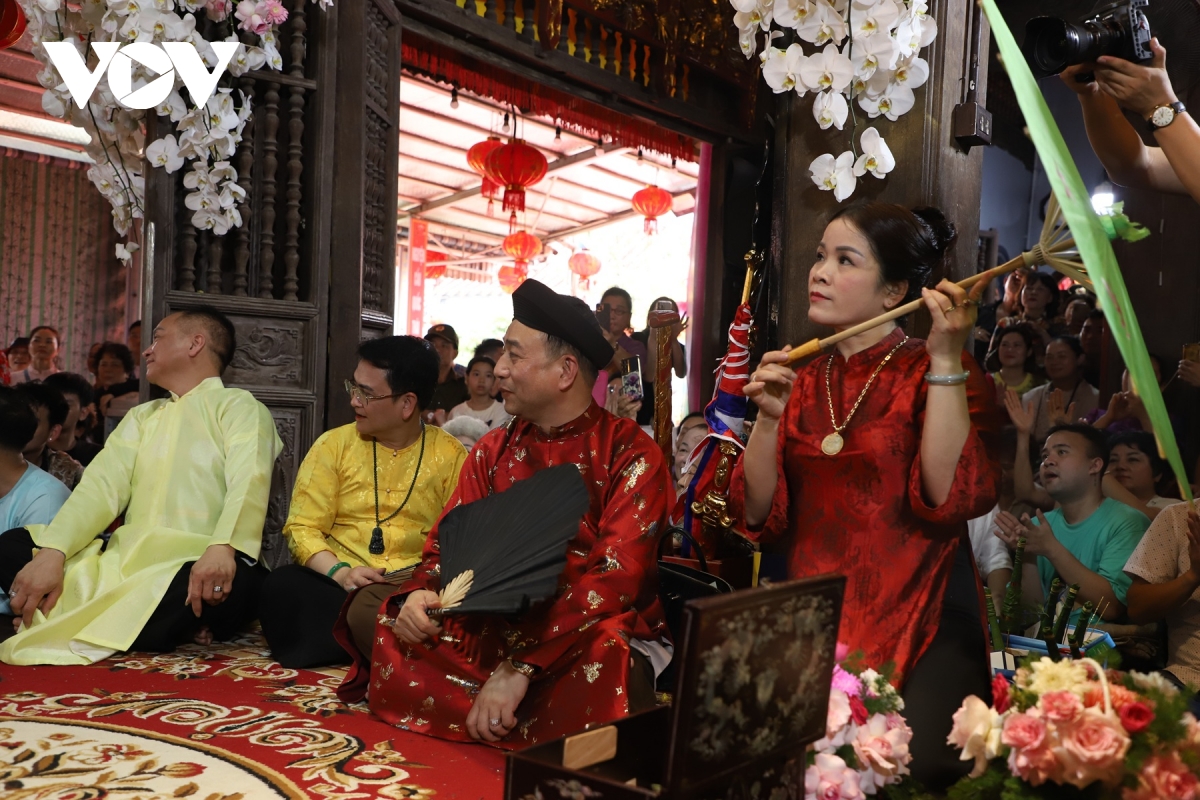 huyen dieu sac mau dao mau qua nhung gia dong cua nghe nhan uu tu tran thi hue hinh anh 18