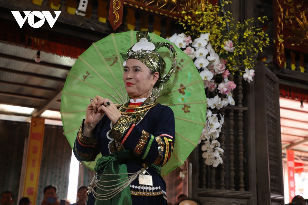 huyen dieu sac mau dao mau qua nhung gia dong cua nghe nhan uu tu tran thi hue hinh anh 17