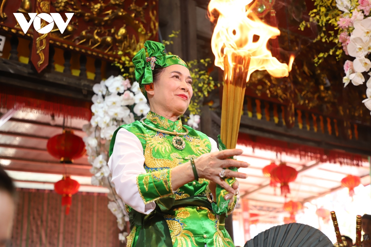 huyen dieu sac mau dao mau qua nhung gia dong cua nghe nhan uu tu tran thi hue hinh anh 19