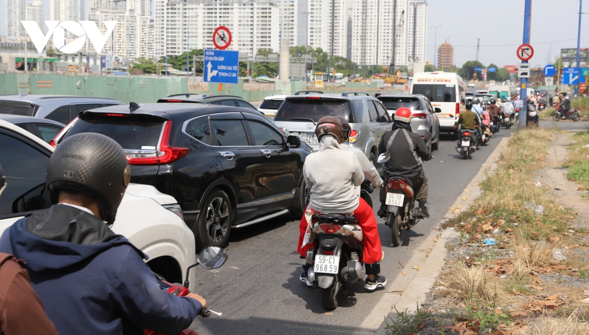 phat trien kinh te cuoi tuan tu tich hop dich vu den chuyen doi mo hinh hinh anh 4