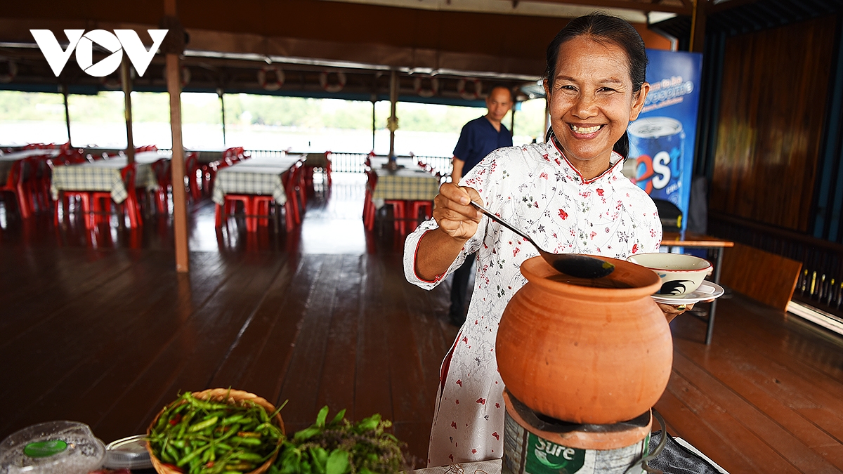 lang du lich lin chang, diem den kham pha van hoa viet hap dan tai thai lan hinh anh 8
