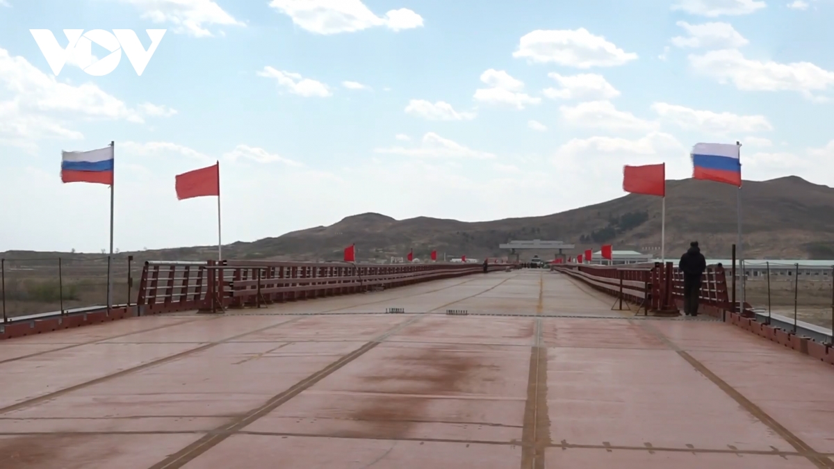 Khánh thành cầu đường bộ đầu tiên nối Nga và Triều Tiên