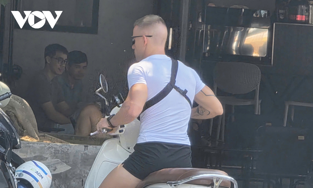 xu ly nghiem nguoi nuoc ngoai di xe may vi pham phap luat ve an toan giao thong hinh anh 1