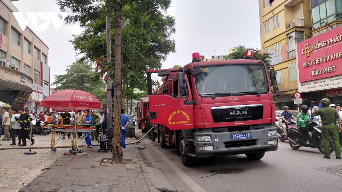 chay sieu thi tren duong le duan, ha noi hinh anh 1