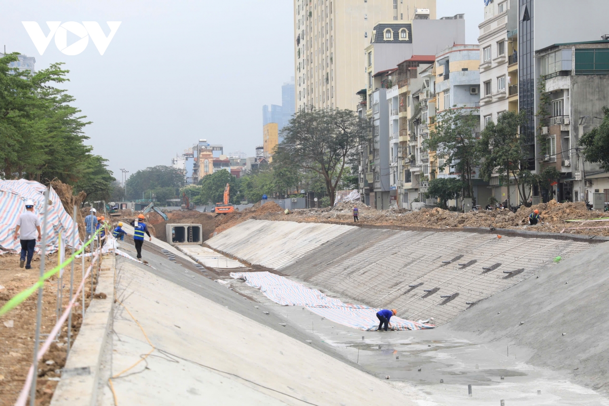 bi thu thanh uy ha noi kiem tra tien do cac cong trinh trong diem hinh anh 3