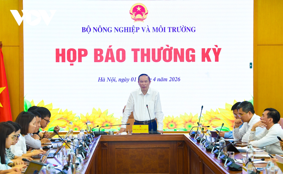 bo nn mt len tieng ve vu tuon 300 tan lon benh vao truong hoc hinh anh 2