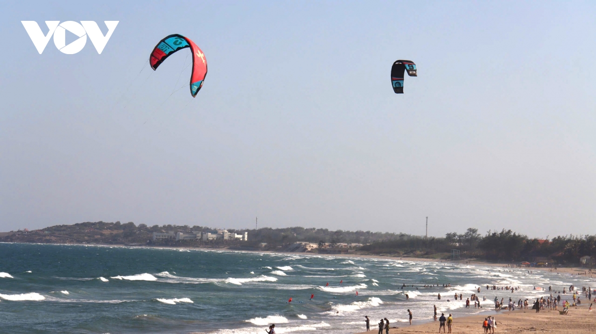 lam Dong khai mac mua du lich he, cong bo quy hoach mui ne hinh anh 4