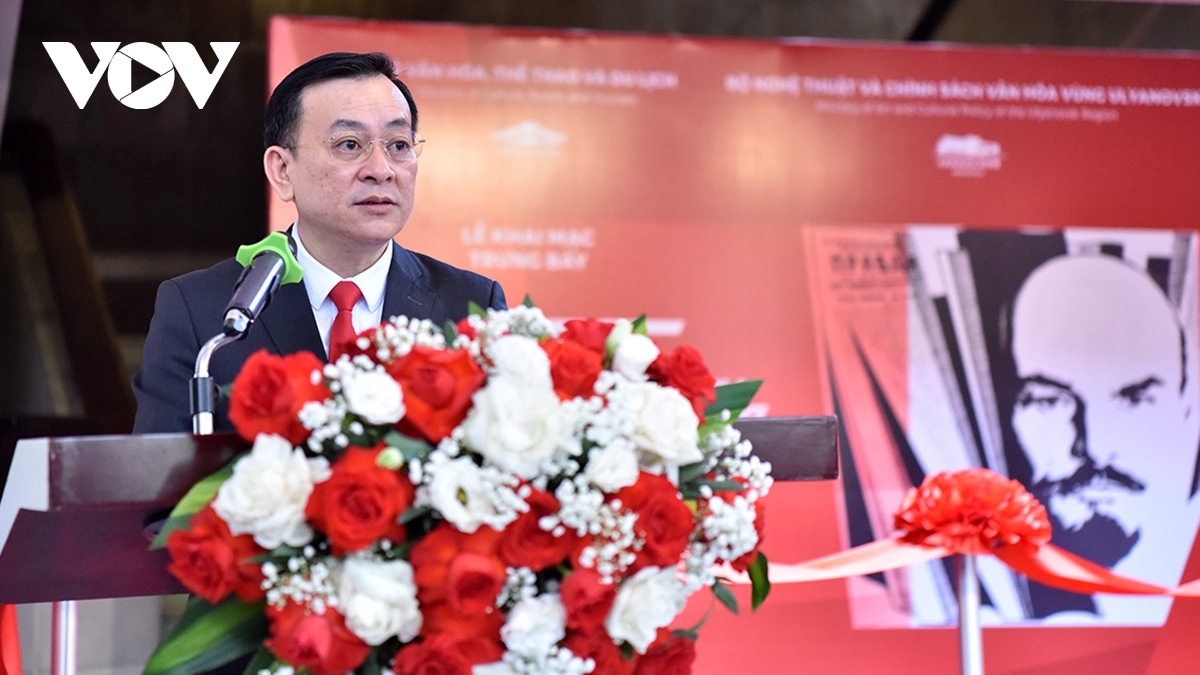 trung bay 156 tac pham nhan dip nhan ky niem 156 nam ngay sinh lanh tu v.i. lenin hinh anh 2