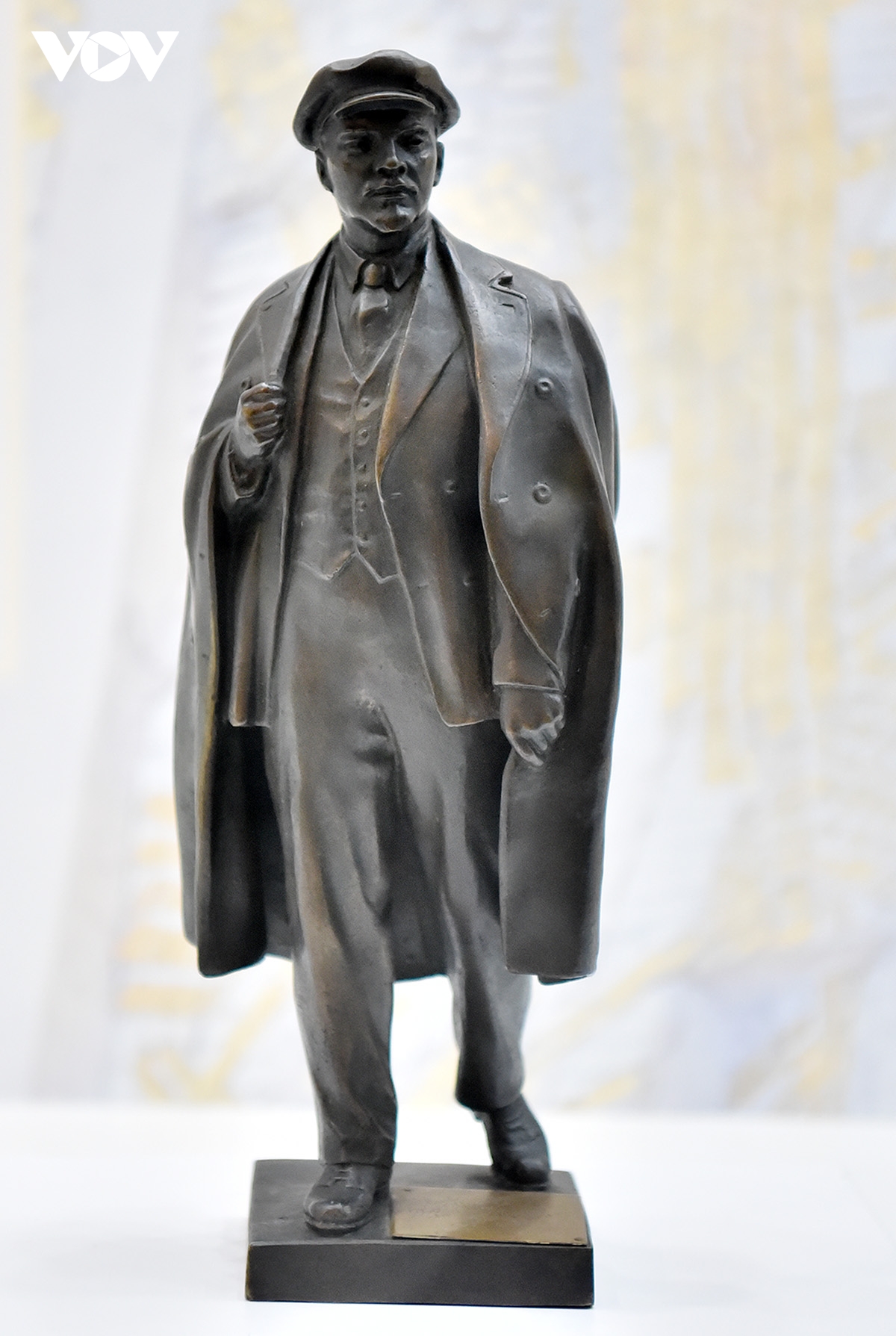 trung bay 156 tac pham nhan dip nhan ky niem 156 nam ngay sinh lanh tu v.i. lenin hinh anh 10