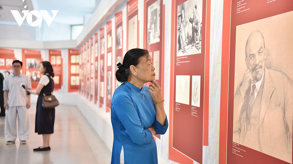 trung bay 156 tac pham nhan dip nhan ky niem 156 nam ngay sinh lanh tu v.i. lenin hinh anh 5