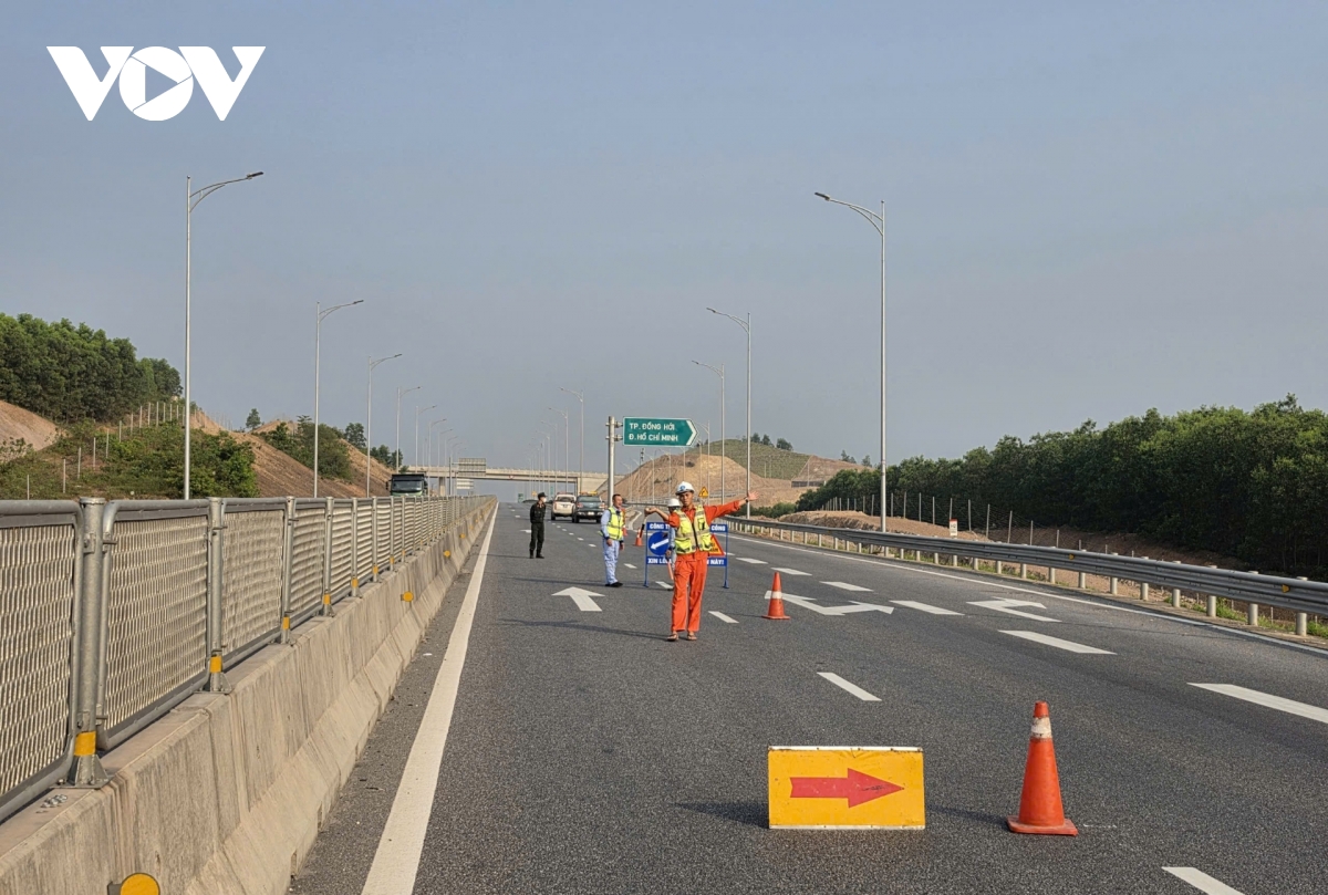 tam dung tuyen cao toc tu vung Ang den cam lo de thi cong hinh anh 1