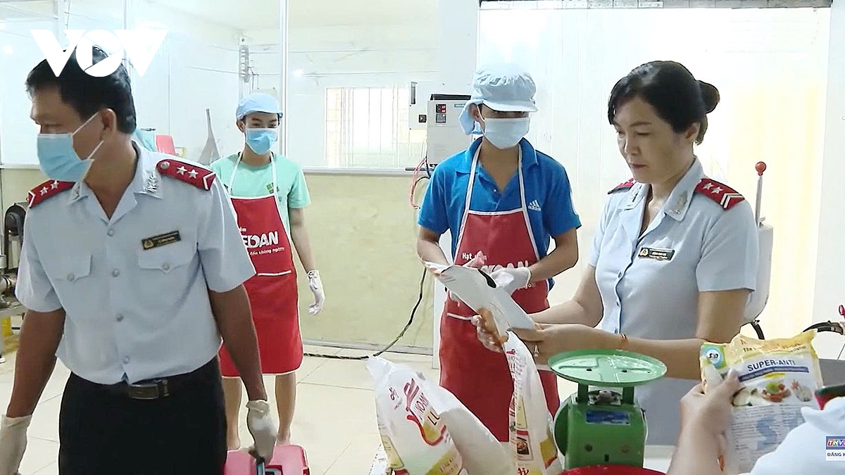 vinh long tang cuong xu ly cac diem an uong khong dam ve sinh thuc pham hinh anh 2