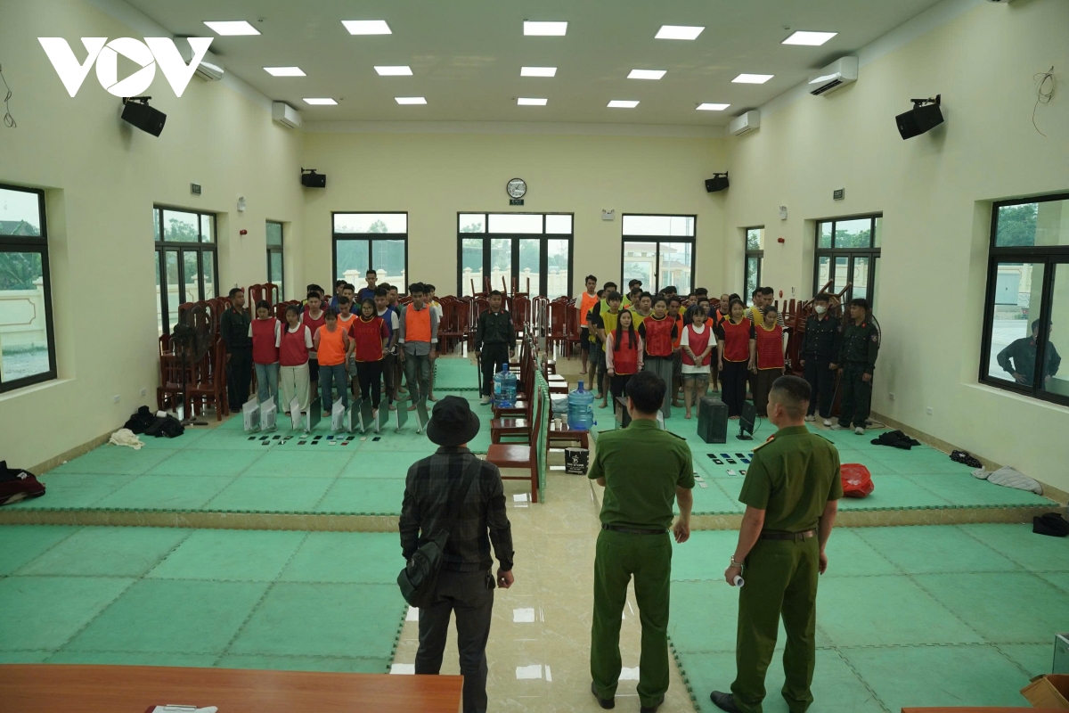 tu 3.000 dong cau moi den cu danh sap duong day lua dao xuyen bien gioi hinh anh 5