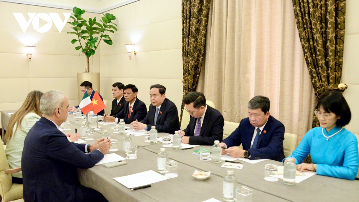 chu tich quoc hoi tiep chu tich nhom nghi sy huu nghi italia - viet nam hinh anh 3