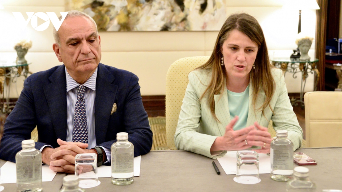 chu tich quoc hoi tiep chu tich nhom nghi sy huu nghi italia - viet nam hinh anh 2