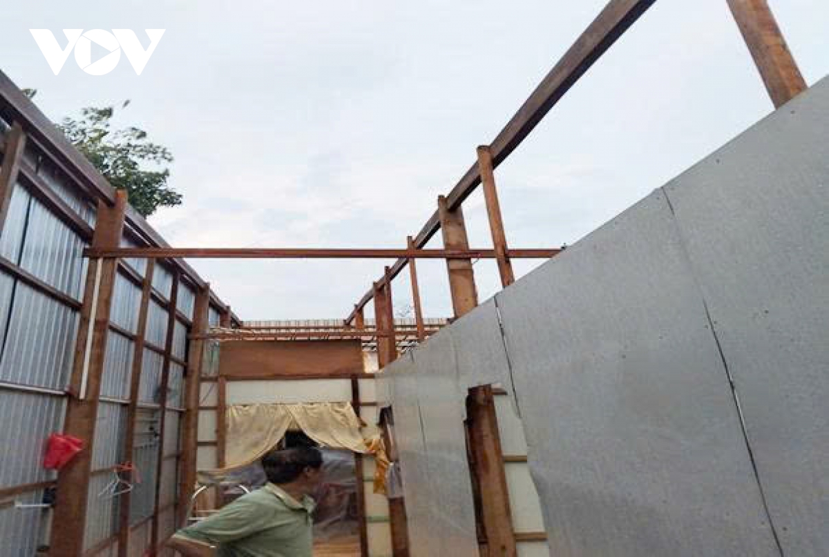 47 can nha o Dong thap bi toc mai sau con mua dong trai mua hinh anh 1