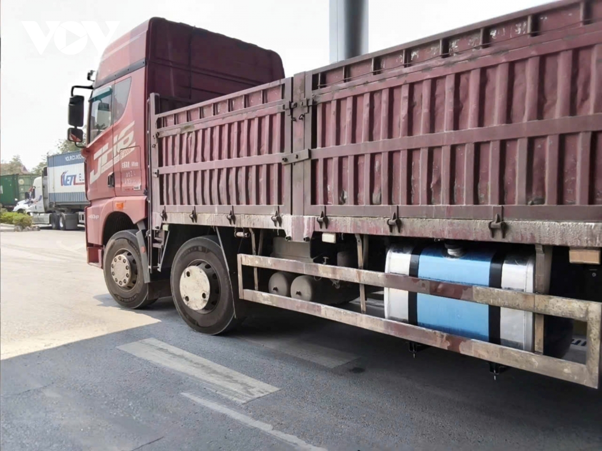 kiem soat tinh trang buon lau xang dau bien gioi quang tri hinh anh 2