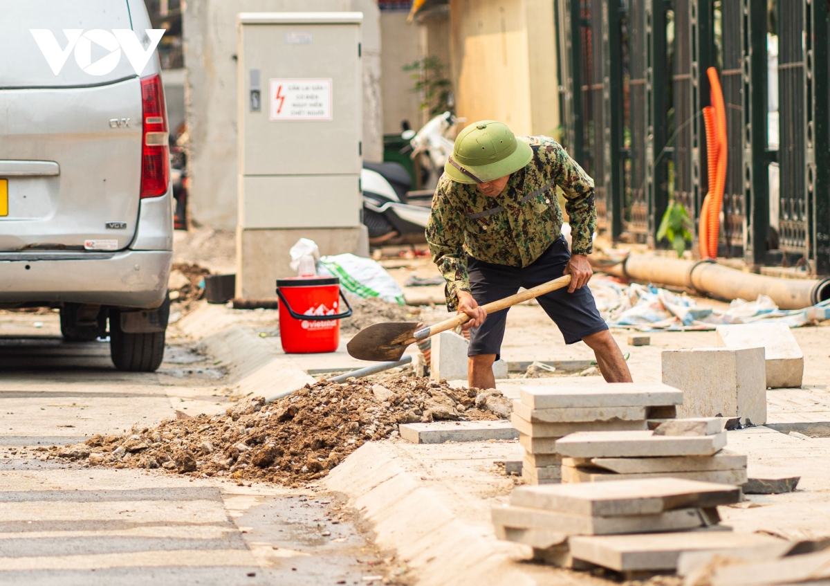 nguoi ha noi bit kin mit doi pho voi nang nong ngot ngat dau mua hinh anh 7