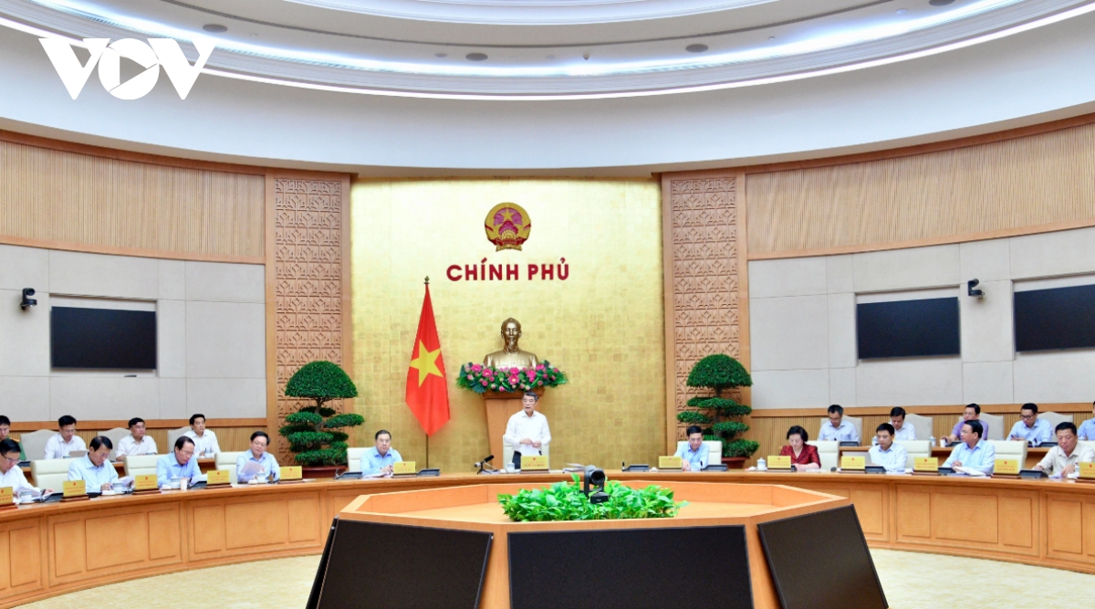 new pm pushes for reforms, targets stalled projects at first key meeting picture 2