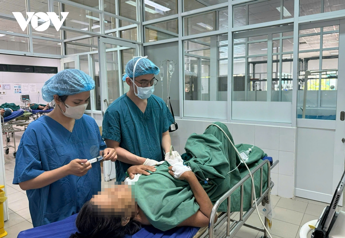 Da nang tang cuong bac si truc, dam bao phuc vu kham chua benh ngay le hinh anh 2