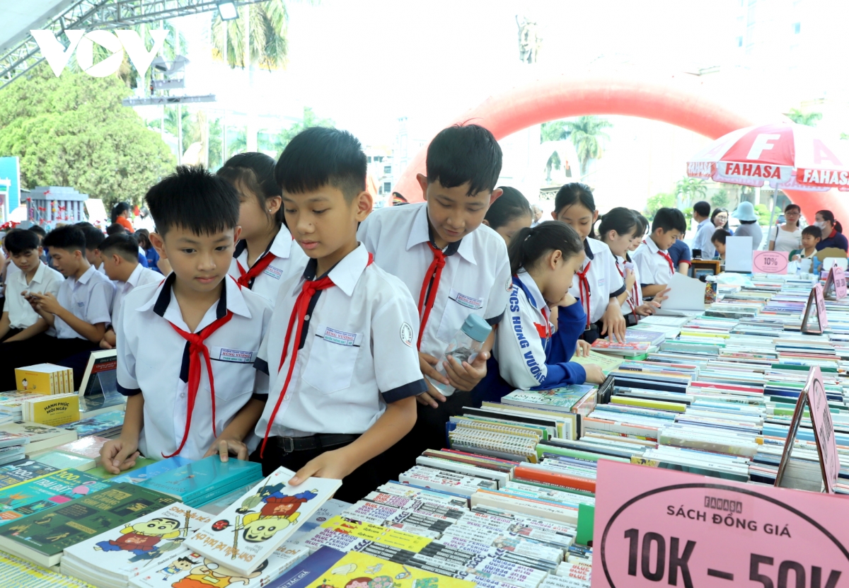 Dak lak chuyen doi so, ung dung cong nghe thong tin de phat trien van hoa doc hinh anh 3