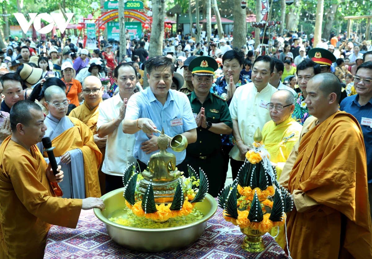 vui tet lao ben dong serepok, Dak lak hinh anh 7