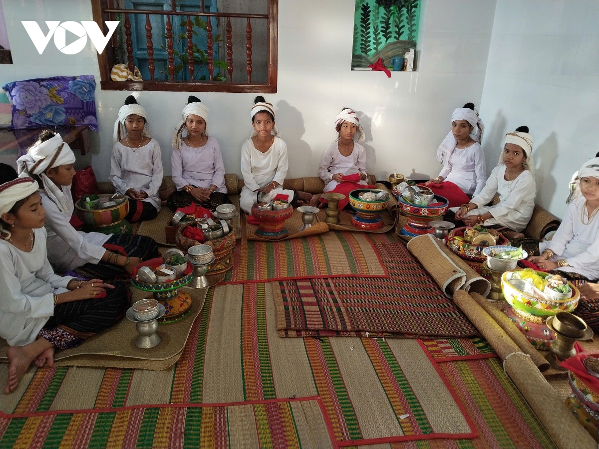 le kareh katal nghi thuc truong thanh doc dao cua nguoi cham ba ni hinh anh 6