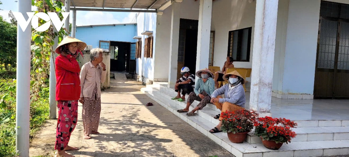 Dong thap di doi cac trai chan nuoi ga khung gay o nhiem sau khi vov phan anh hinh anh 1