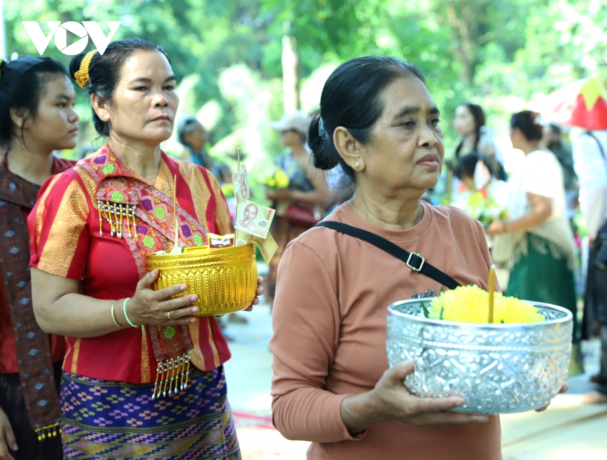 vui tet lao ben dong serepok, Dak lak hinh anh 5