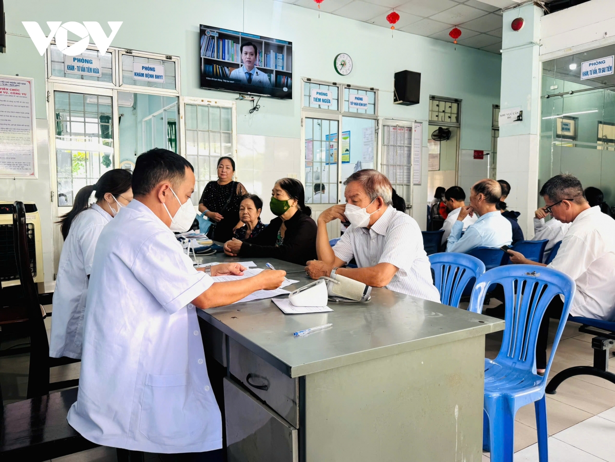 58 benh vien o tp.hcm dong loat ve xa, phuong kham benh mien phi hinh anh 2