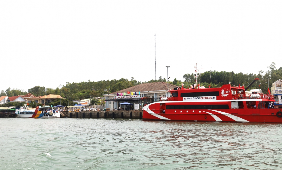 Dam bao an toan cho du khach ra dao ly son hinh anh 1