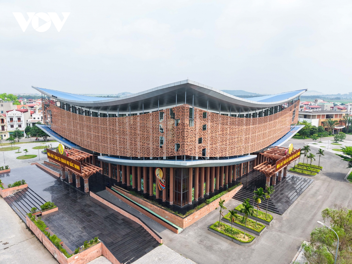 can canh nha hat dan ca quan ho o bac ninh hon 241 ty dong xuong cap tram trong hinh anh 3