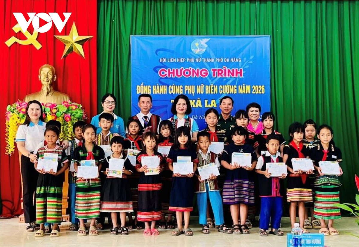 phu nu Da nang huong ve dong bao vung bien hinh anh 1