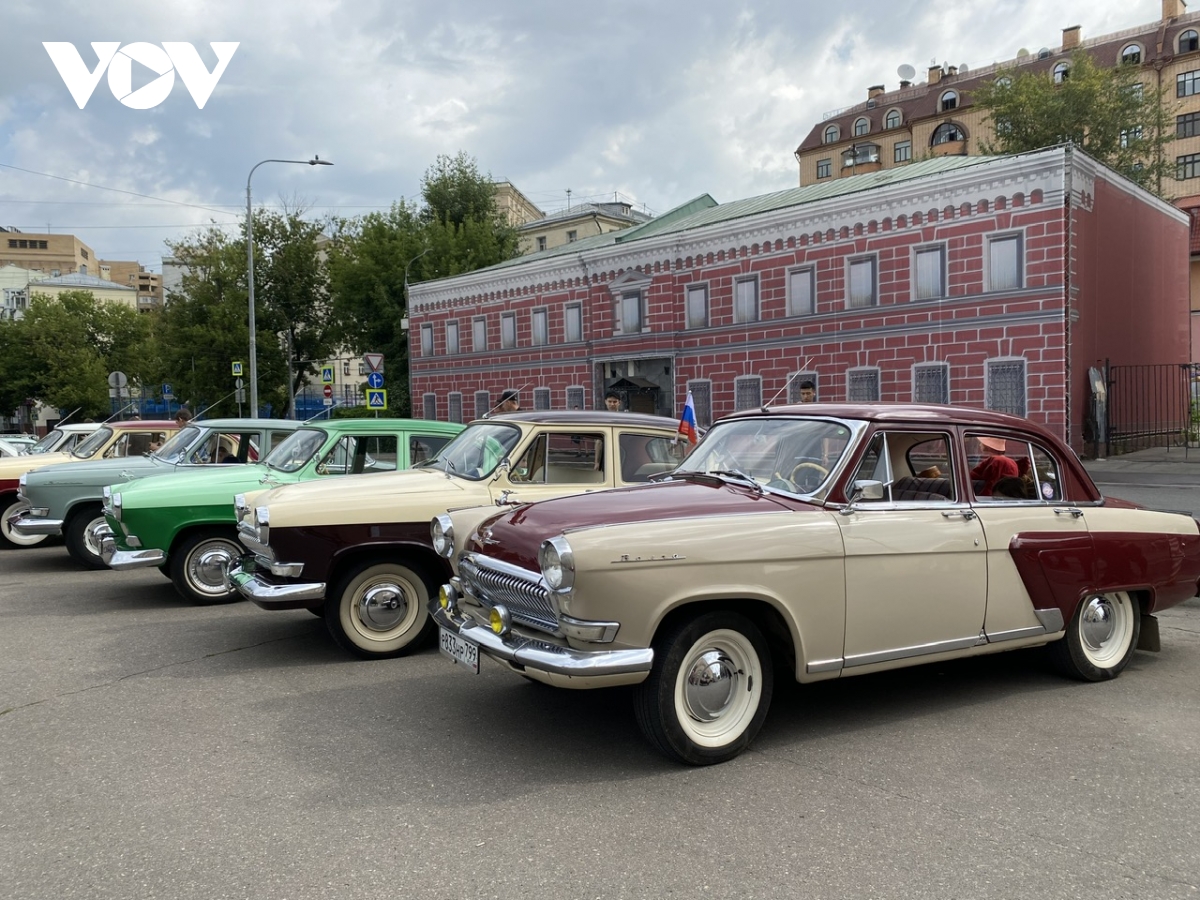 moscow dieu hanh va trien lam xe co, ky niem 127 nam mang luoi tau dien co hinh anh 3